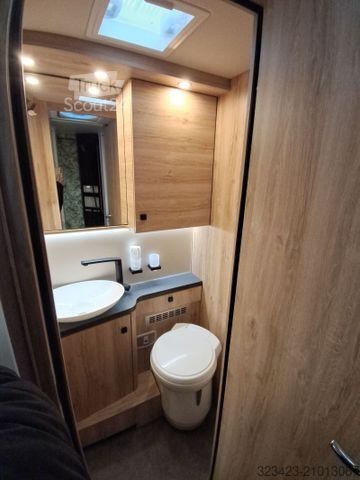 Camping-car semi-intégré EURAMOBIL Profila RS 720 QF Aktionsfahrzeug !!