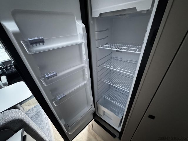 Camping-car semi-intégré BÜRSTNER Campeo TD 660 *Winterpaket*Attractive Paket*