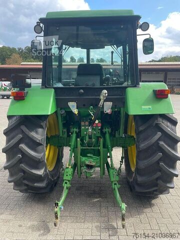 Tracteur John Deere 3350