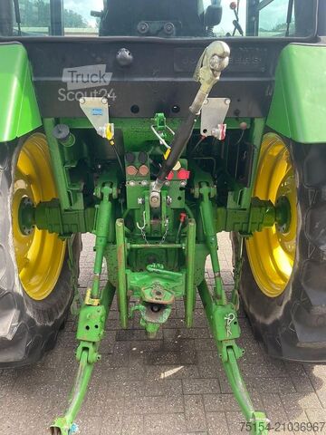 Tracteur John Deere 3350