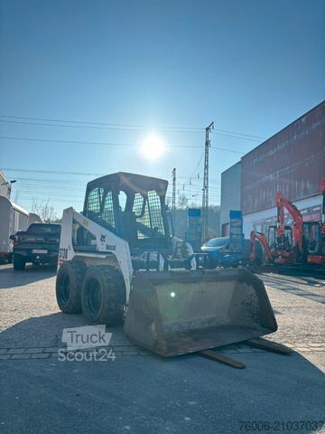 Chargeuse sur pneus BOBCAT S130 Kompaktlader