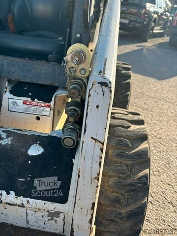 Chargeuse sur pneus BOBCAT S130 Kompaktlader