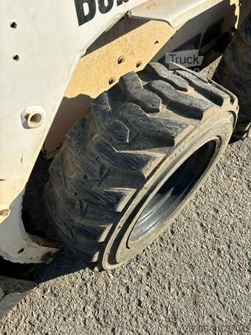 Chargeuse sur pneus BOBCAT S130 Kompaktlader