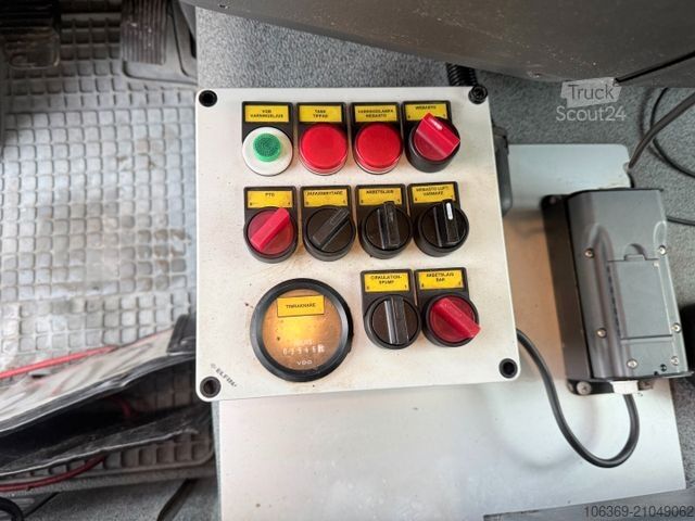 Camião-cisterna de vácuo MAN TGA 26.400 6x4 MORO 13.700 l. ADR Edelstahl