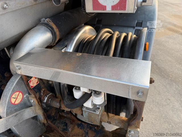 Camião-cisterna de vácuo MAN TGA 26.400 6x4 MORO 13.700 l. ADR Edelstahl