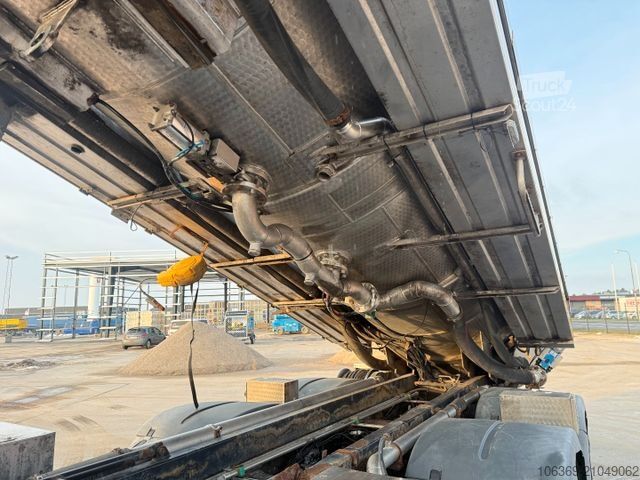 Camião-cisterna de vácuo MAN TGA 26.400 6x4 MORO 13.700 l. ADR Edelstahl