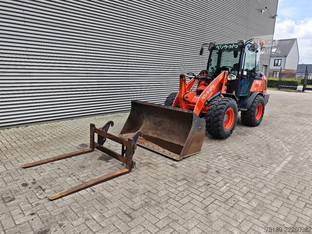 Lastare Kubota R065 Bucket + Forks!