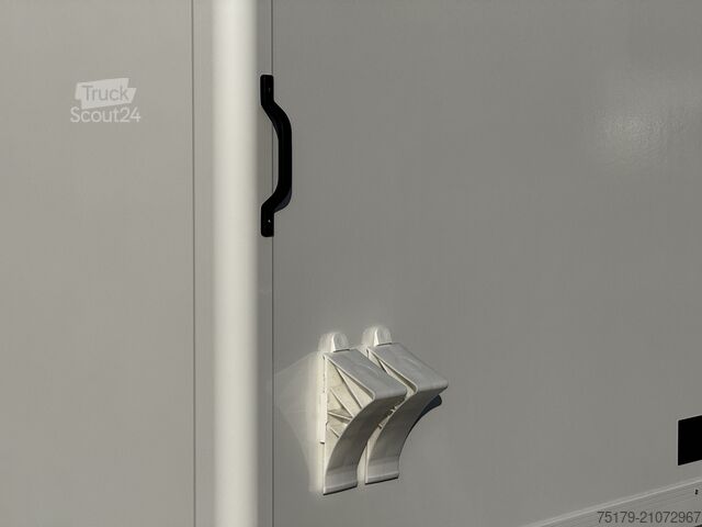 Kofferanhänger Other Kofferanhänger mit Heckrampe 4,05x2,00x2