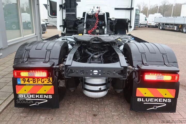 Standard tractor Volvo FH 4x2 bed 2x Holland Truck