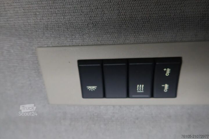 Standard tractor Volvo FH 4x2 bed 2x Holland Truck