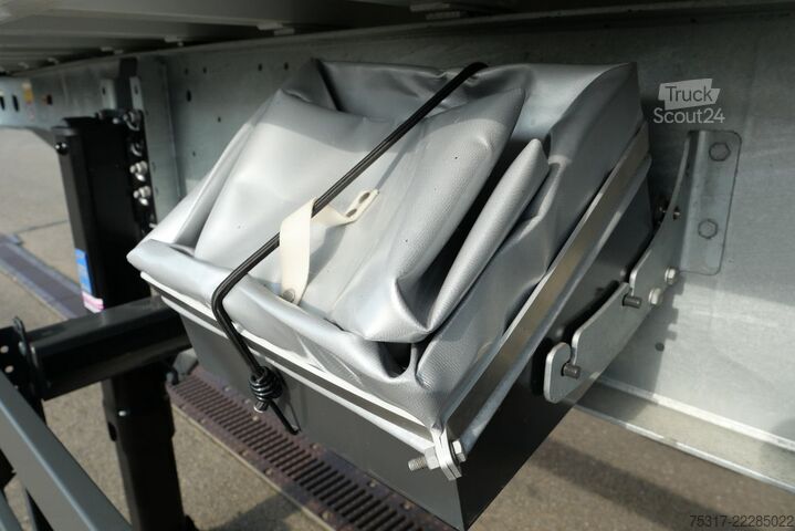 Semirimorchio ribaltabile SCHMITZ CARGOBULL SKI 24 SL 9,6/ 50 m³ MULTITÜRE 6190 kg/GETREIDE
