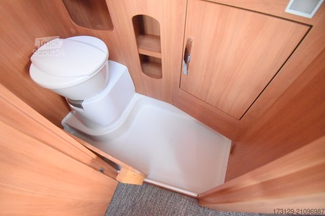 Campingvogn HYMER/ERIBA NOVA 495 LUXUSLINE EINZELBETTEN MOVER TV MARKISE