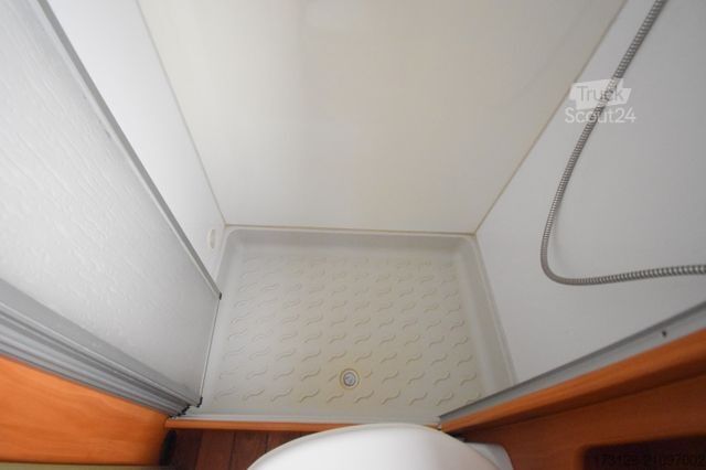 Ημιενσωματωμένο αυτοκινούμενο τροχόσπιτο HOBBY T 650 FLC TBETT +TV SOLAR LUFTFE