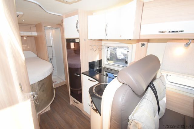 Halvintegreret autocamper BÜRSTNER T 685 NEXXO HUBSTÜTZEN 2SOLAR 2KLIMA +TV
