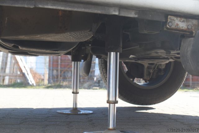 Halvintegreret autocamper BÜRSTNER T 685 NEXXO HUBSTÜTZEN 2SOLAR 2KLIMA +TV