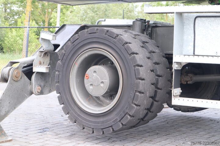Kerekes kotrógép Sennebogen 818 ME | SORTING GRAB | GOOD TIRES