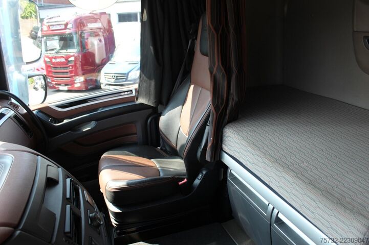 Standard SZM Daf 530 SSC  Navi  Kühlbox  Leder  Standklima   ACC