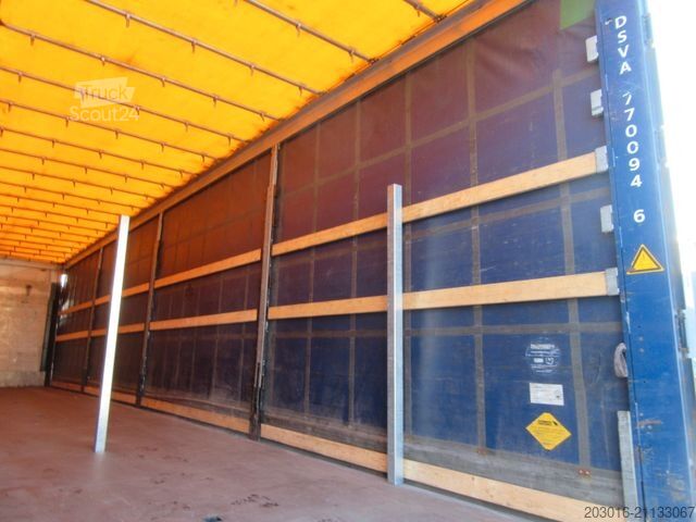 Open semitrailer with tarp SCHMITZ CARGOBULL MegaVarios verbreiterbar/auskurbelbar 70% Reifen