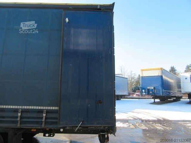 Open semitrailer with tarp SCHMITZ CARGOBULL MegaVarios verbreiterbar/auskurbelbar 70% Reifen
