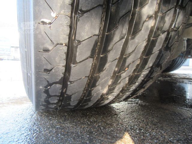 Open semitrailer with tarp SCHMITZ CARGOBULL MegaVarios verbreiterbar/auskurbelbar 70% Reifen