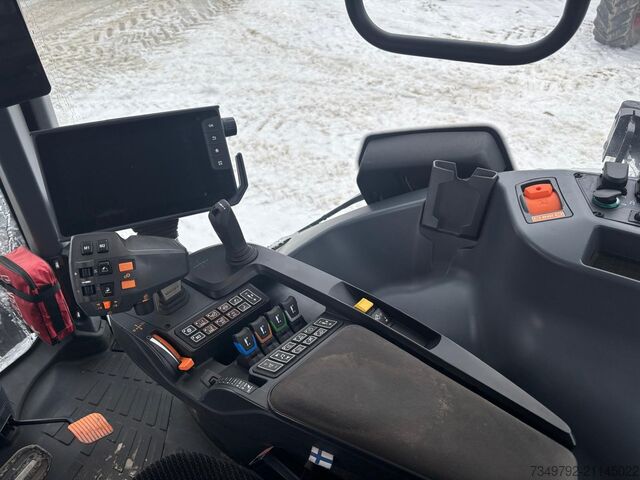 Tractor Valtra Q305
