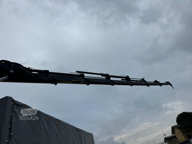 Кузов + кран HIAB XS 322-6 Renault T 380