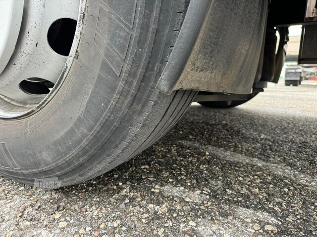 Кузов + кран HIAB XS 322-6 Renault T 380