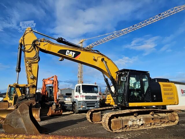 Rupsgraafmachine CATERPILLAR 330 FLN