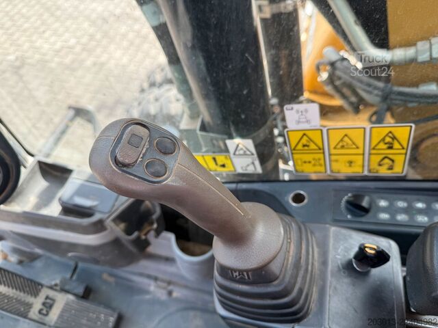 Gumikerekes kotrógép CATERPILLAR M313D Mobilbagger 14,2 Tonnen