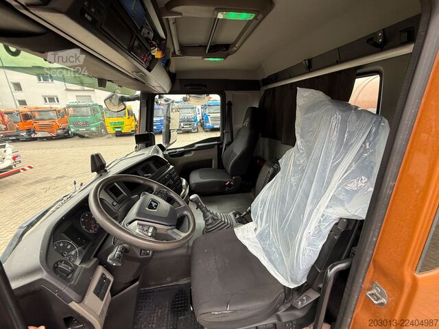 Autobetoniere MAN 35.400 8x4 BB CH Betonmischer Liebherr
