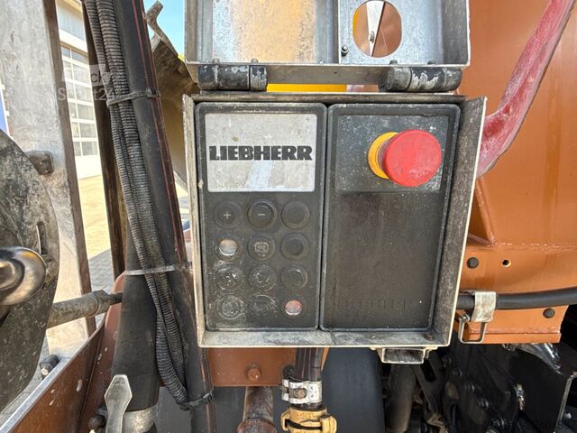 Autobetoniere MAN 35.400 8x4 BB CH Betonmischer Liebherr