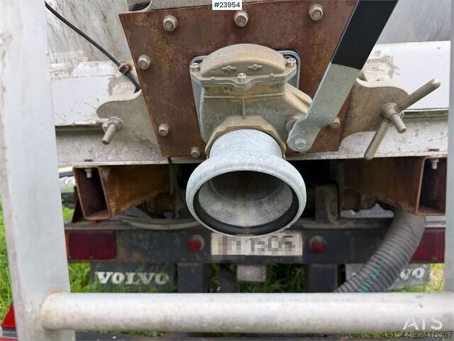   Trailer-Bygg TB 20 tipper trailer. Repair project.