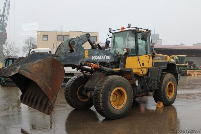 Wheel loader KOMATSU WA320PZ-6 - Motorschaden - Nr.: 245