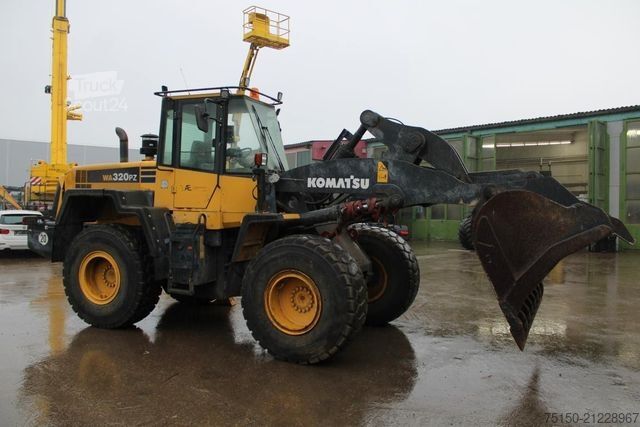 Wheel loader KOMATSU WA320PZ-6 - Motorschaden - Nr.: 245