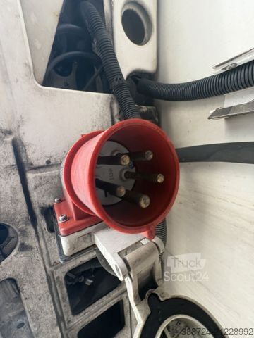 Frigorifik yarı römork KRONE SD* Mitsubishi-TVF2000D*Palettenkasten*TÜV*