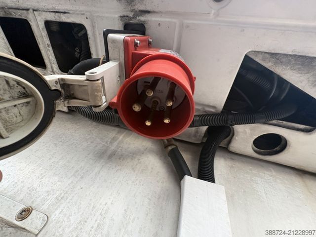 Frigorifik yarı römork KRONE SD*Mitsubishi TVF2000D*Palettenkasten*MB-Achsen*