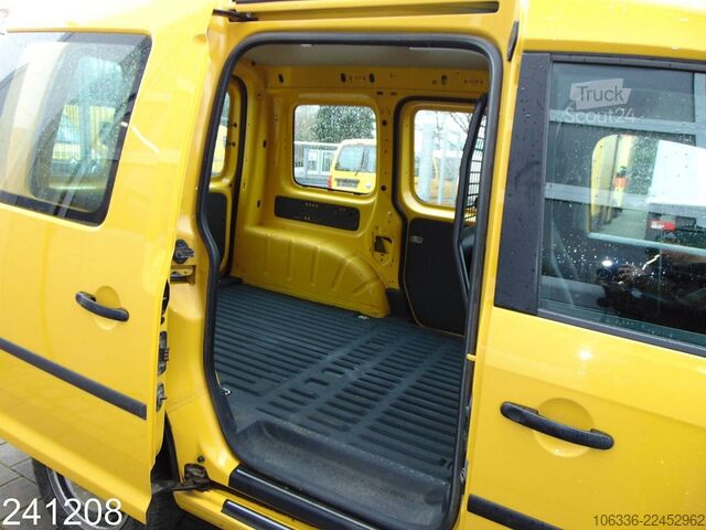 Panelová dodávka VW Caddy 2.0 TDI 4Motion -2x Schiebetür-HFT-