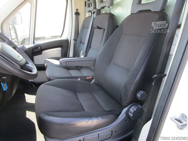 Dobozos furgon PEUGEOT Boxer  2.0L 130PS*3-Achser+Türen+Rampe hinten*