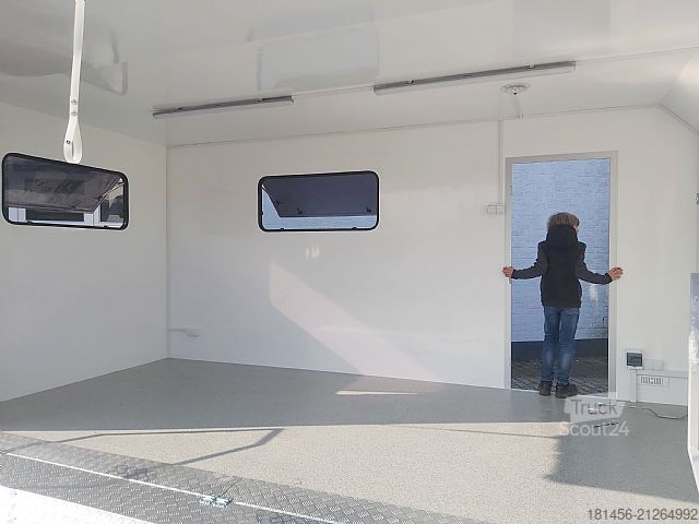 Árusító utánfutó trailershop Verkauf Messestand Wahlkampfbühne