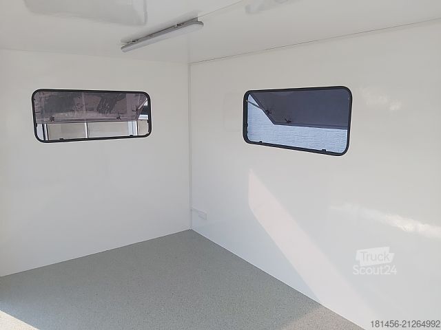 Árusító utánfutó trailershop Verkauf Messestand Wahlkampfbühne