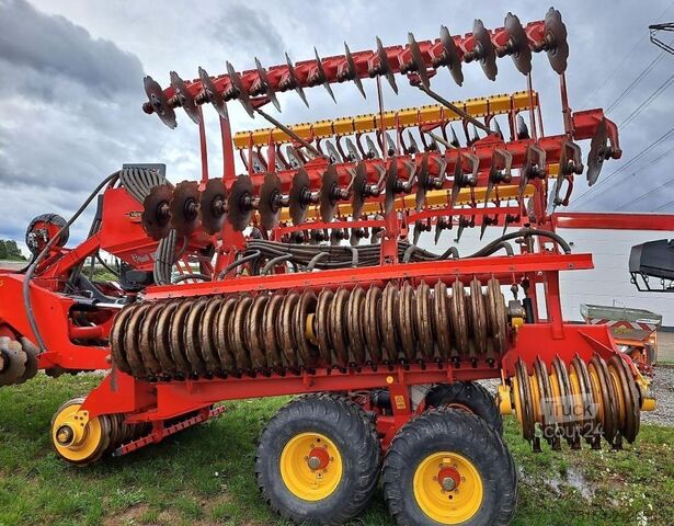 Scheibenegge Väderstad Carrier XL925 mit Bio Drill BDA