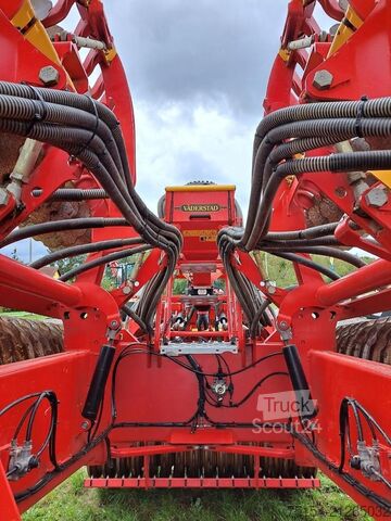 Scheibenegge Väderstad Carrier XL925 mit Bio Drill BDA