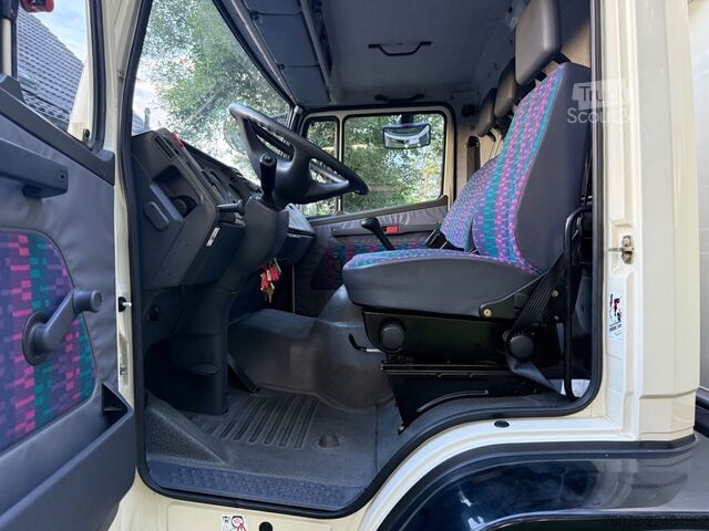 Kutu kamyonu MERCEDES-BENZ 917 A 4x4 Allrad Einzelbereift 6m Koffer Klima