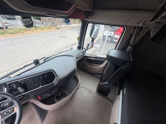 وحدة جر ذات حجم كبير DAF XG 530 FT Lowdeck/Mega Intarder