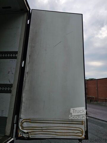 شبه مقطورة مبردة SCHMITZ CARGOBULL SKO24/L-13.4 FP 45-Liftachse-Palettenkasten-Blum