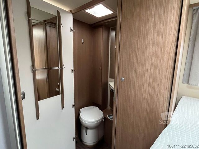 Daļēji integrēta kemperis CARADO T 334 - Hub/Einzelbetten -  - Klima