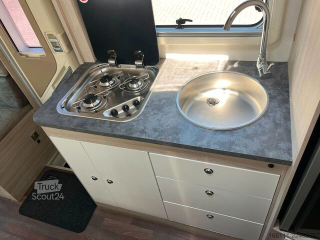 Daļēji integrēta kemperis ILUSION XMK 760 - Hubbett - Etagenbetten - Klima - Solar