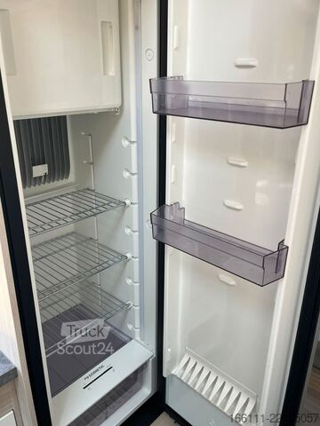 Daļēji integrēta kemperis ILUSION XMK 760 - Hubbett - Etagenbetten - Klima - Solar