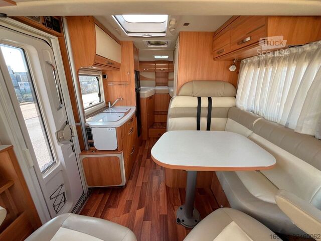 Integrovaný karavan HYMER/ERIBA Exsis 578 - Hub/Einzelbetten -  -