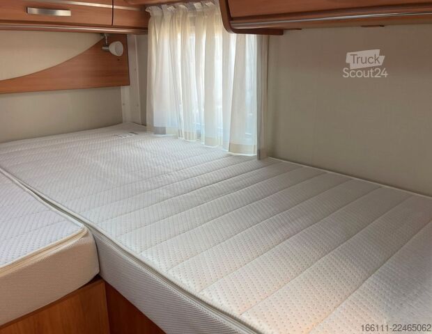 Integrovaný karavan HYMER/ERIBA Exsis 578 - Hub/Einzelbetten -  -